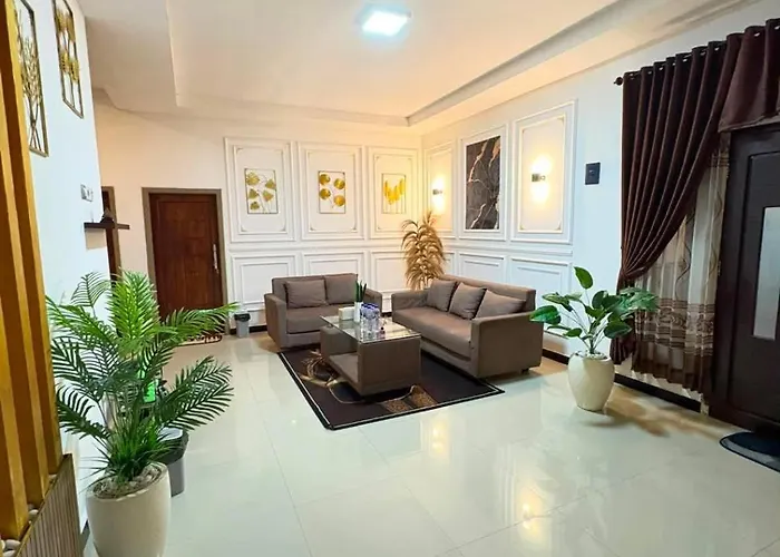 Golden Homestay Tumpak Sewu
